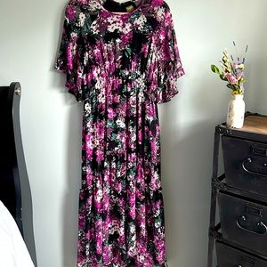 ❤️‍🔥BOGO FREE NWOT Floral Purple Pink Taylor maxi dress size 10 M/L Cocktail